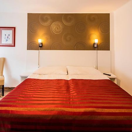 Riviéra Rooms Vendégszobák Mosonmagyaróvár Kültér fotó