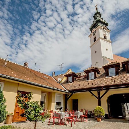 Riviéra Rooms Vendégszobák Mosonmagyaróvár Kültér fotó