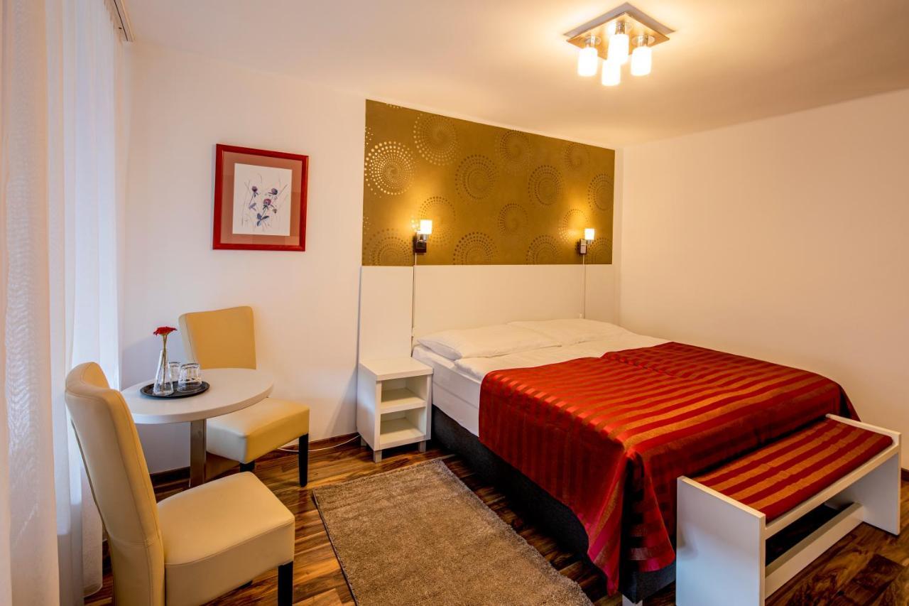 Riviéra Rooms Vendégszobák Mosonmagyaróvár Kültér fotó