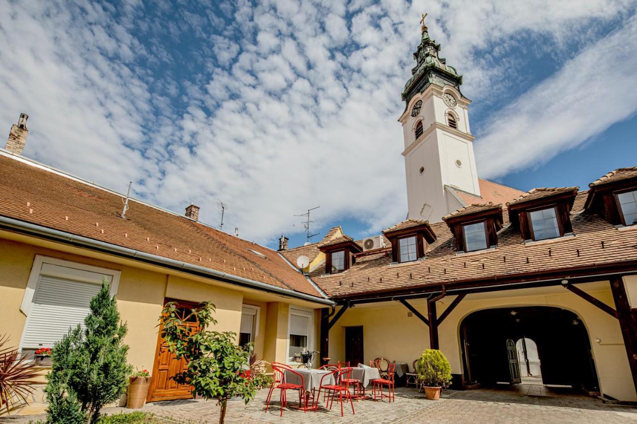 Riviéra Rooms Vendégszobák Mosonmagyaróvár Kültér fotó